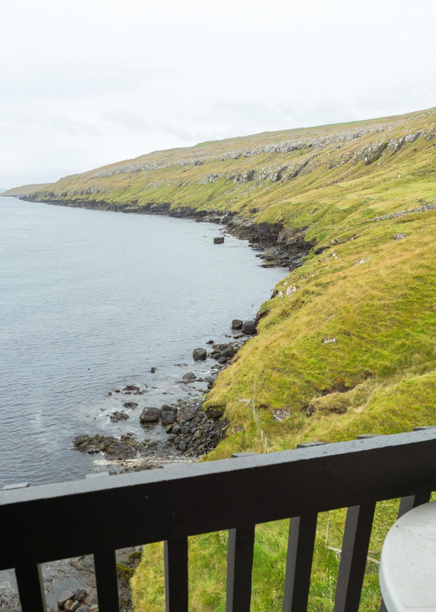 A Tromini Guesthouse Tórshavn Exterior foto